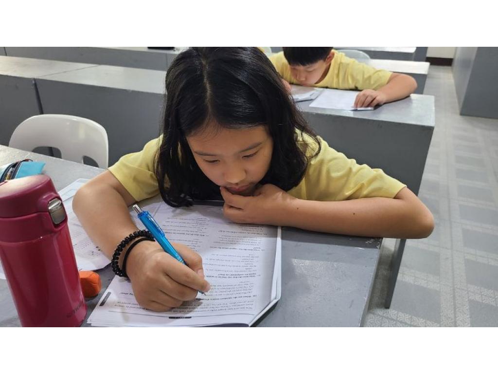 안녕하세요 T.Lina 입니다. JJES에서는 매주 TOSEL/TOEFL Junior시험으로 학생들의 영어 실력을 평가하고 있습니다. 2026년 7월 8일, 수요일에는 TOFEL Junior 시험이 이뤄졌습니다. TOEFL Junior은 영어의 듣기, 문...