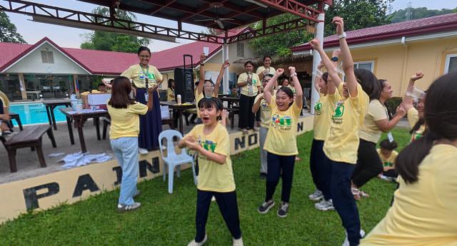 <br>
	안녕하세요, JJES M.Dohan입니다. 이번주 수요 액티비티는 영화 속 대사와 팝송으로 영어를 익히는 Movie & Pop song Class로 즐거운 수요 액티비티의 문을 열었습니다. 오전부터 집중력 있게 참여한 아이들의 열...
