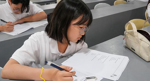 <br>
	안녕하세요 JJES M.Dohan 입니다. JJES에서는 매주 LEVEL TEST/TOSEL/TOPEL(구PELT) 등 다양한 시험으로 학생들의 영어 실력을 평가하고 있습니다. 이번 시험은 TOSEL로, 이는 비영어권 국가들의 영어 사용자들을 대...